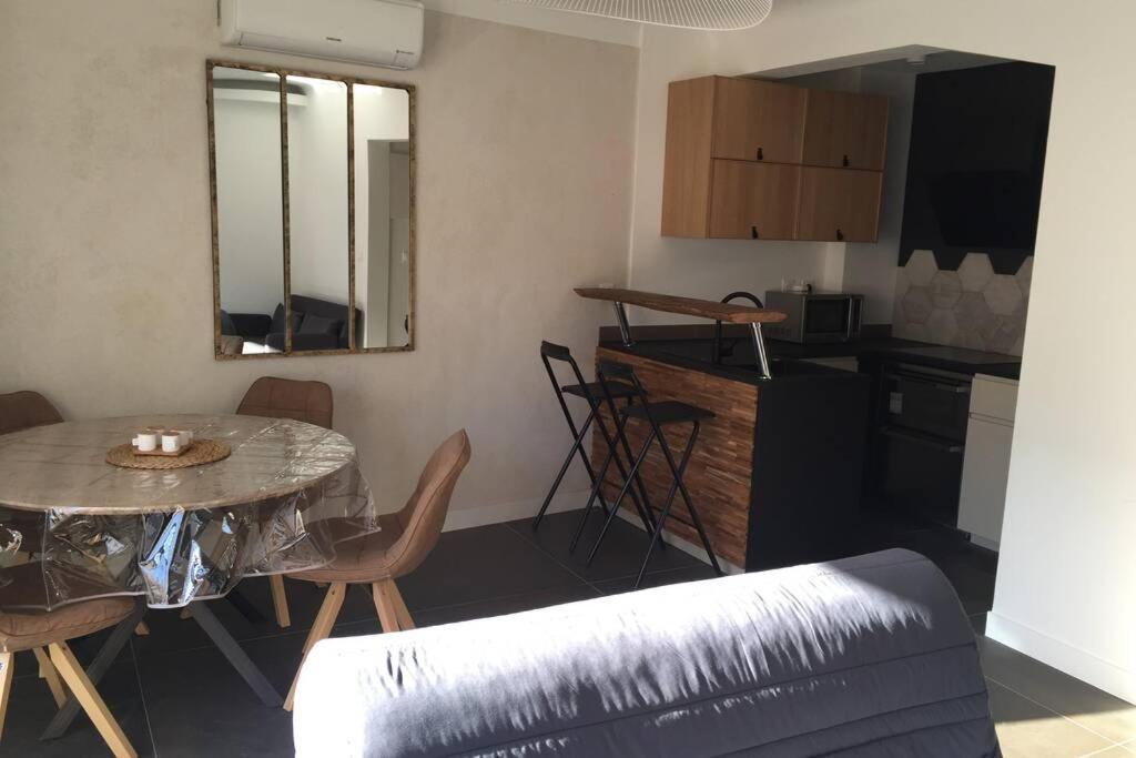 Apartment Grande Terrasse Emplacement Au A 1 Minute De La A Pieds Cassis
