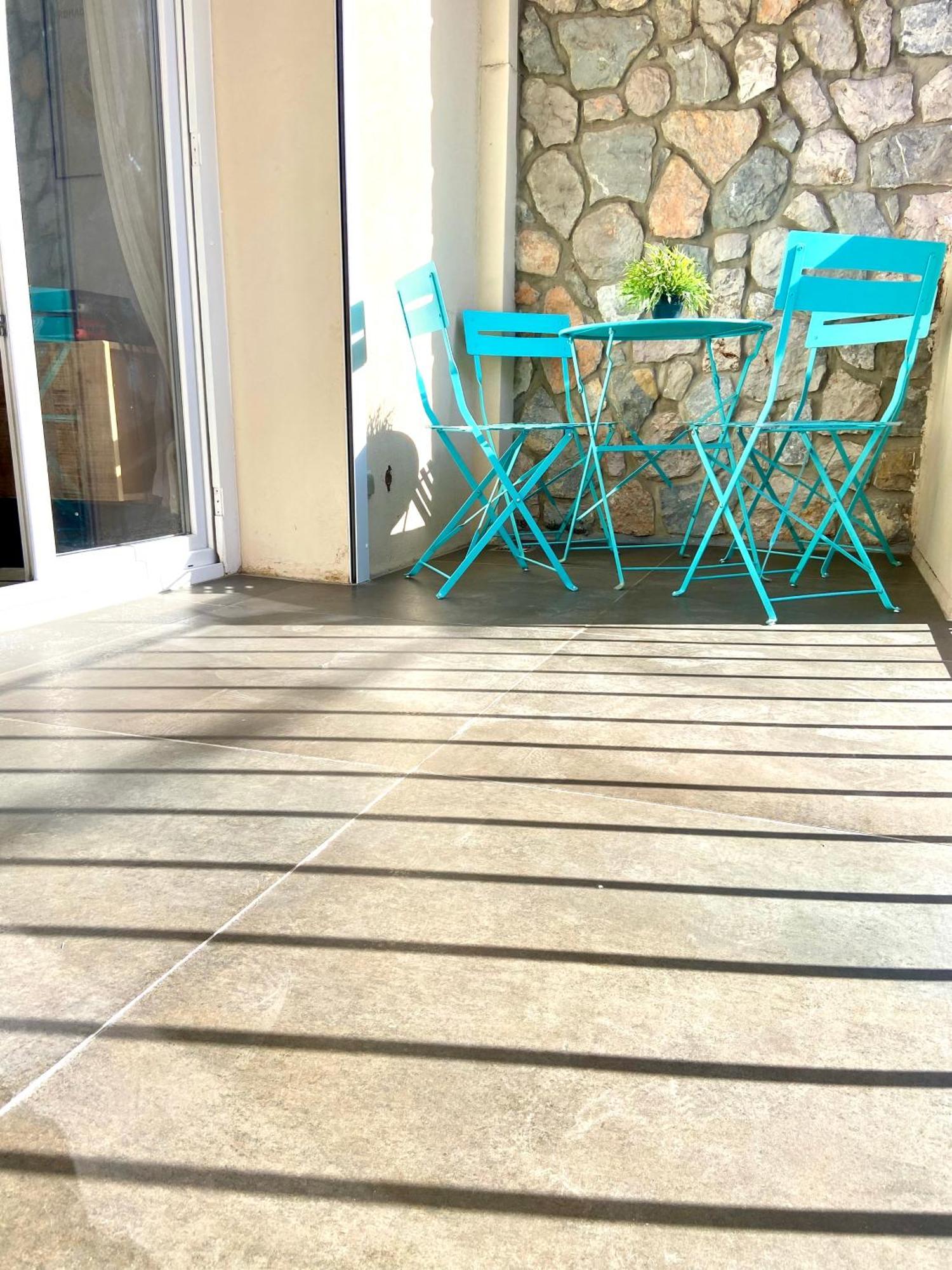 Grande Terrasse Emplacement Au A 1 Minute De La A Pieds Apartment