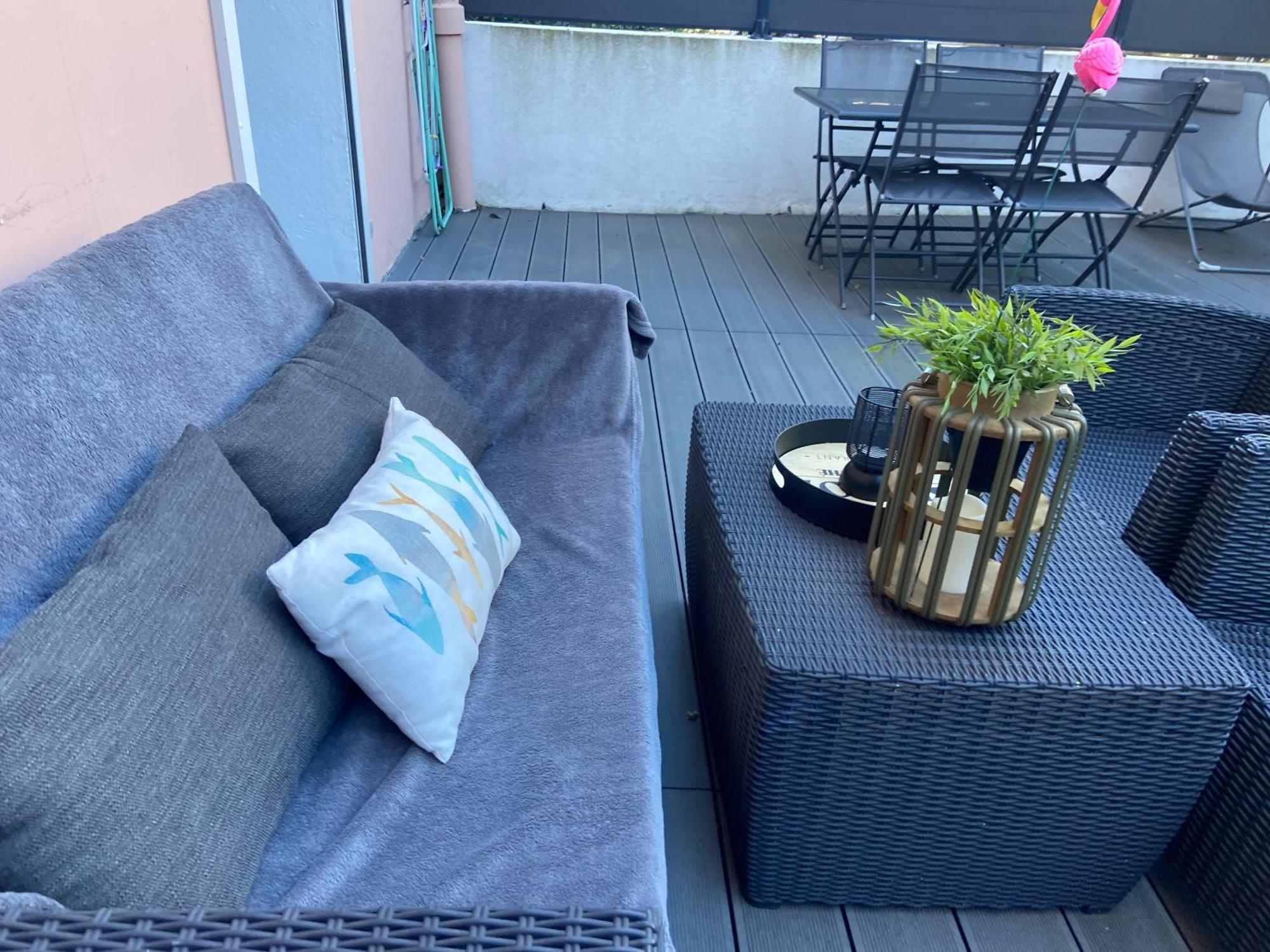 Grande Terrasse Emplacement Au A 1 Minute De La A Pieds *
